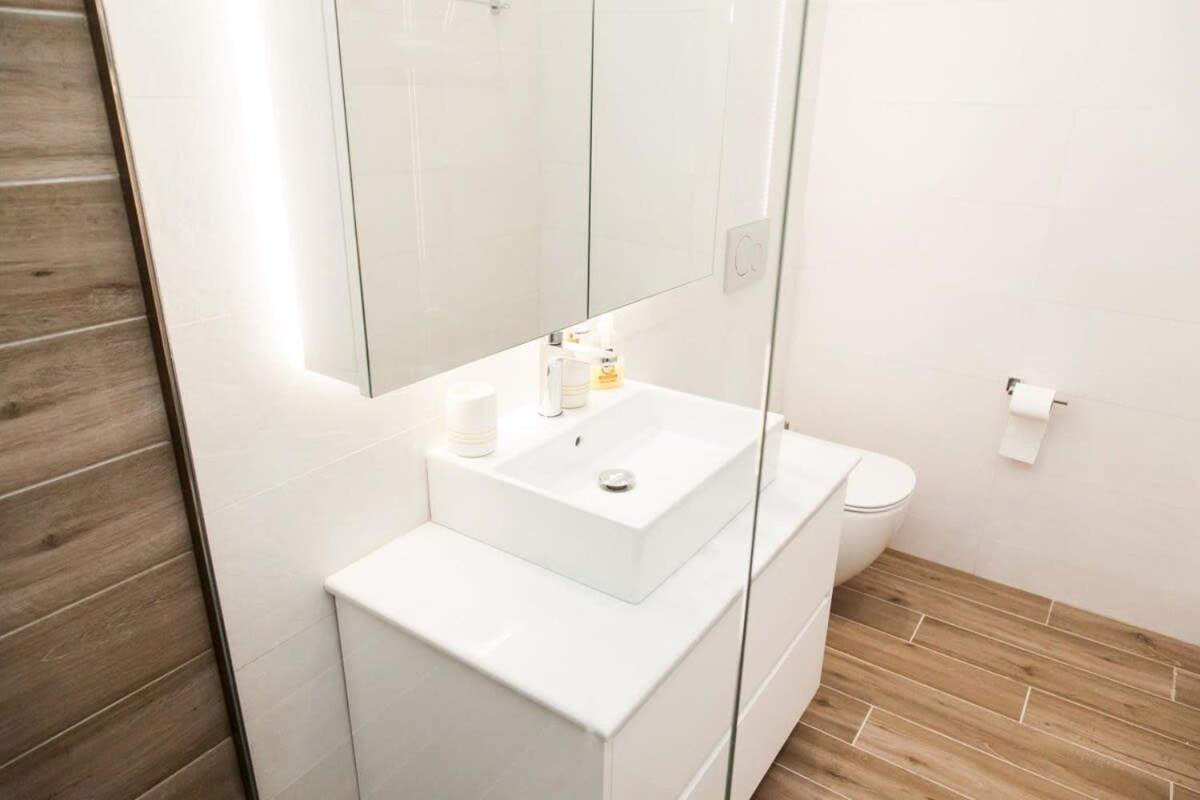 אתונה Comfortable 2 Bd Apt Near Sintagma Square מראה חיצוני תמונה